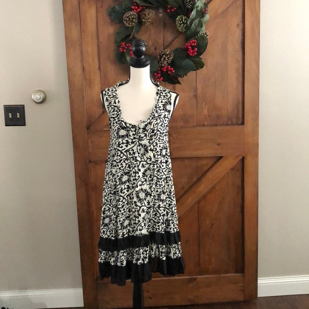 Beautiful black and white sundress